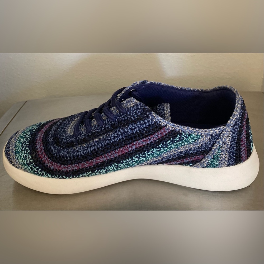 THE SAK .. WOMENS Blue and Purple Knit Sneakers - Picture 6 of 16